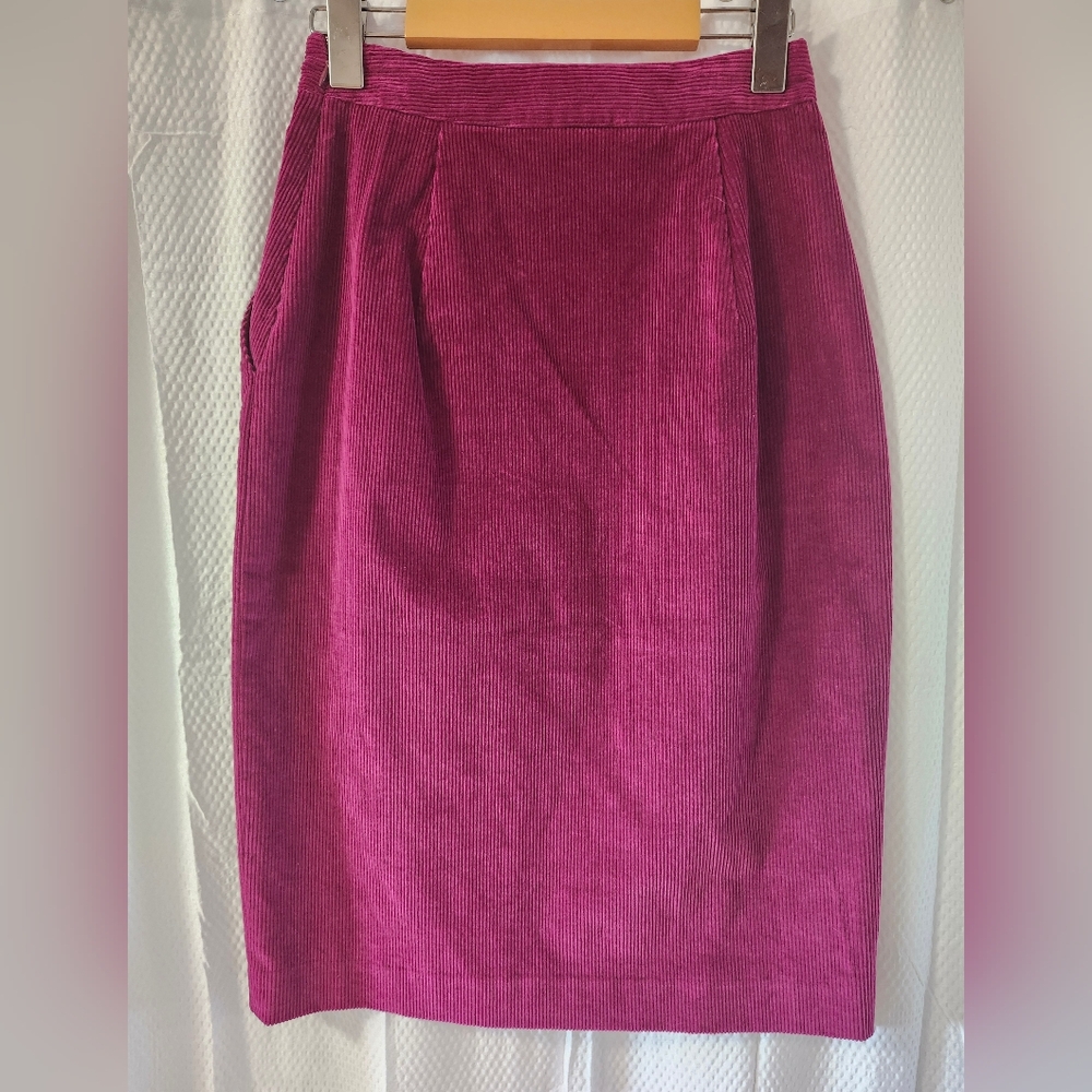 🎉 3/$60 Aritzia Babaton Fuscia Pink Corduroy Pencil Skirt Size 0 - Picture 4 of 10